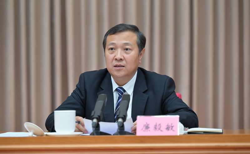 四川省學(xué)習(xí)貫徹習(xí)近平新時(shí)代中國特色社會主義思想主題教育第一批總結(jié) 暨第二批部署會議召開 認(rèn)真總結(jié)第一批主題教育做法經(jīng)驗(yàn) 精心組織開展好全省第二批主題教育 王曉暉廉毅敏講話 黃強(qiáng)田向利出席「相關(guān)圖片」