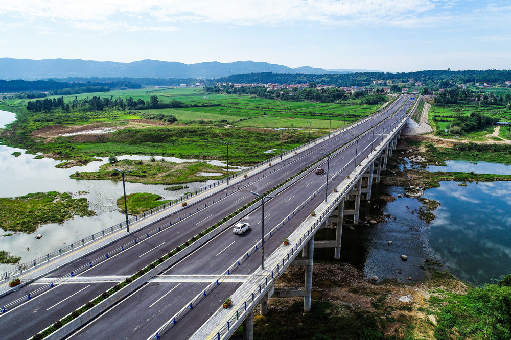 梓東路